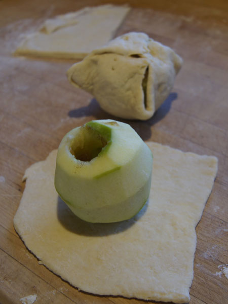 apple dumpling preparation
