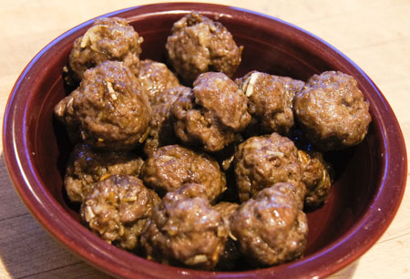 cooked meatballs